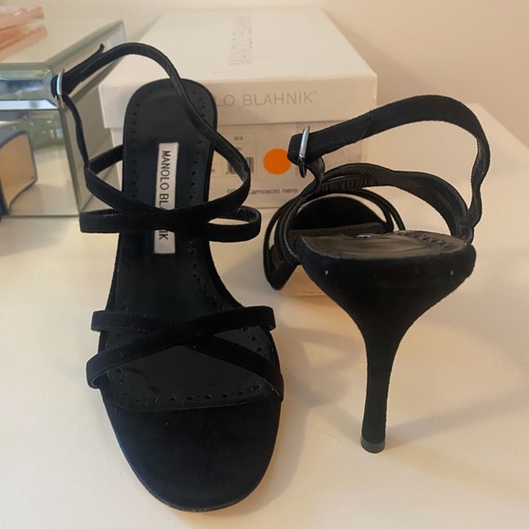 NWT Manolo Blahnik Amazia Heels - Picture 8 of 9